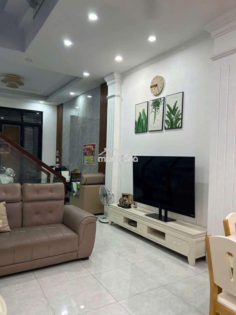 Dt 4 x 13m 3 lầu  4 pn 5 wc sân thượng. y hình hxt . lê trọng tấn - 3