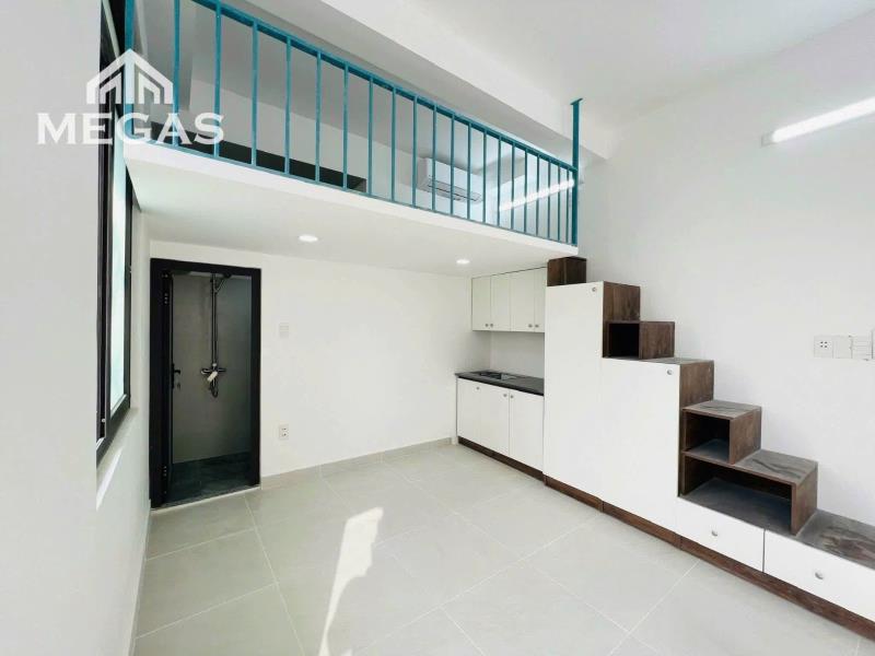 Phòng gác ban công | nội thất cơ bản | nằm ngay đường chính trường chinh