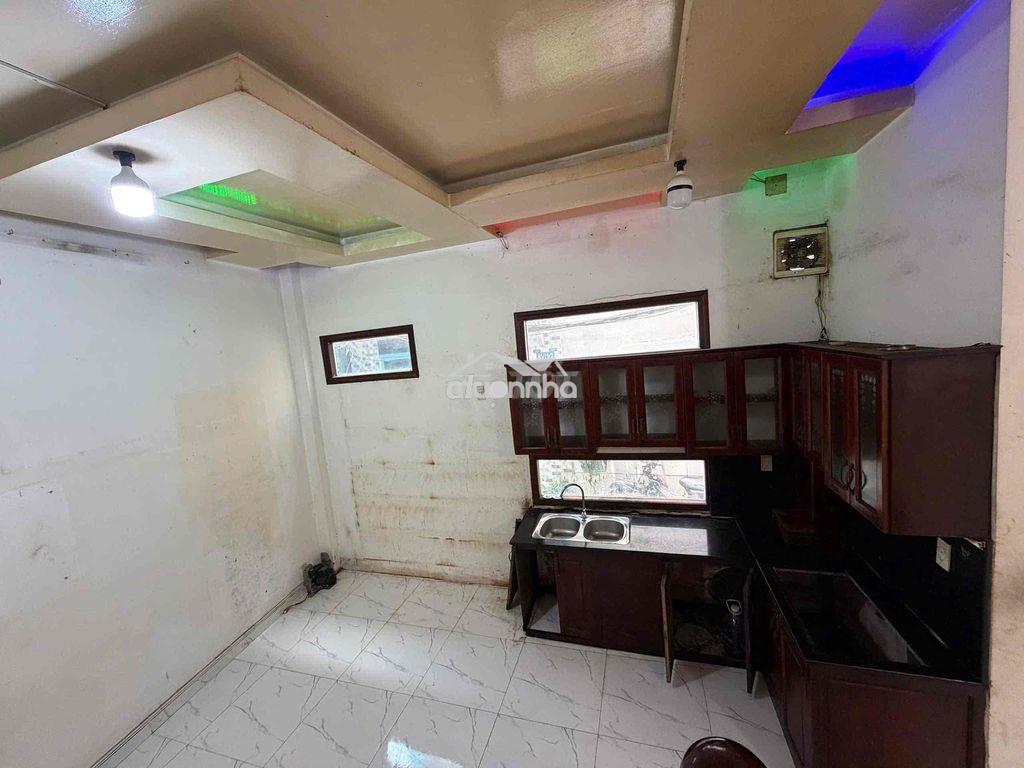 Nhà 3 tầng có sân thượng giáp quận 4 đoán đầu cầu thủ thêm - 4