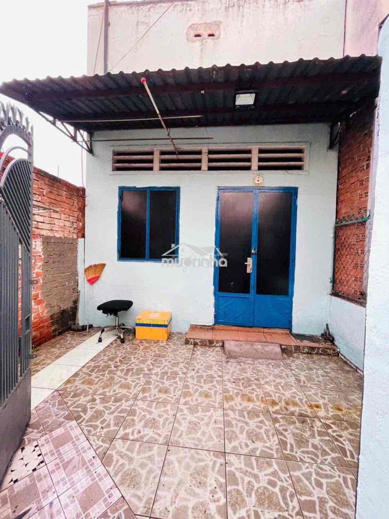 Nhà cấp 4 có lững dt 70m2 gồm 2pn tại đường 17 linh trung gần metro - 2