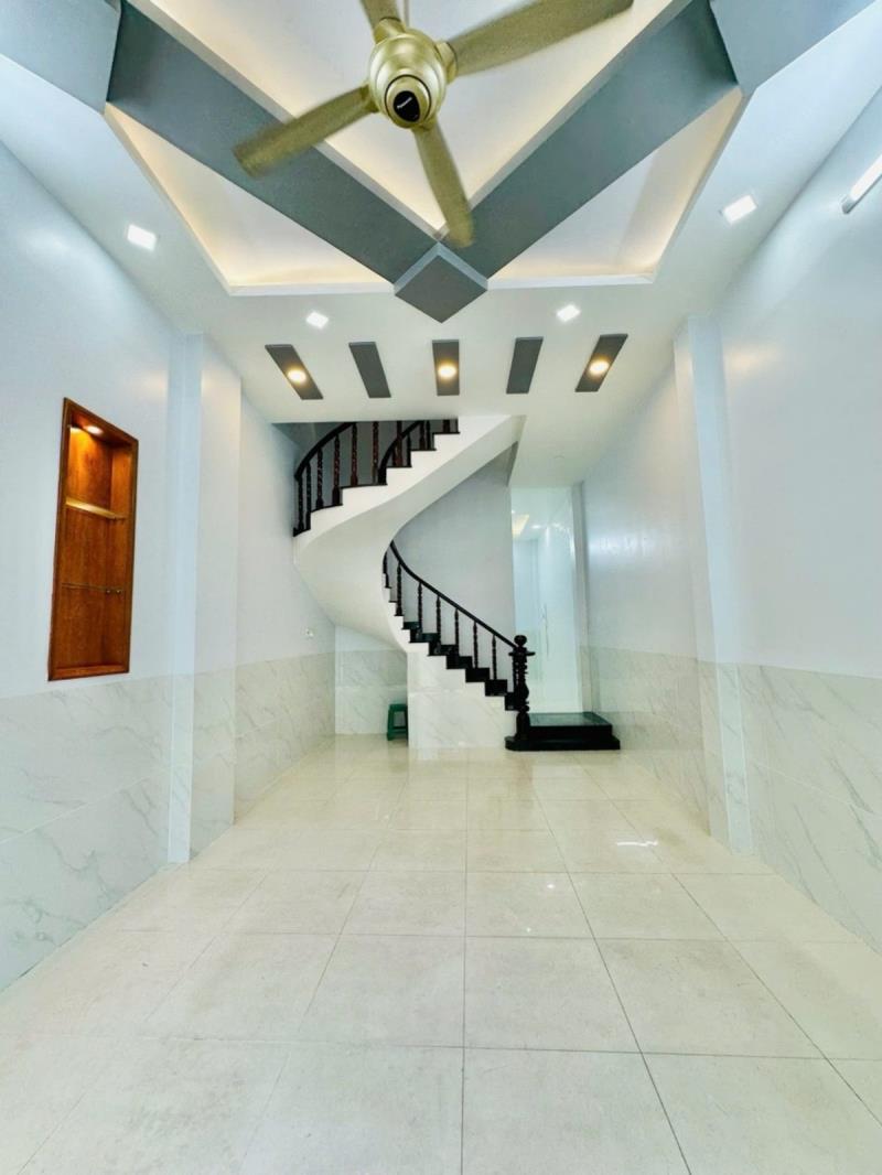 Ô tô ngủ trong nhà - 4 tầng – ông ích khiêm – q.11 – dt: 4*13m – 10 tỷ 8 - 3