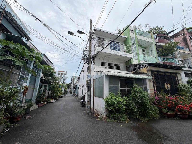 Nhà góc 2 mt 街角房屋,有两个临街面