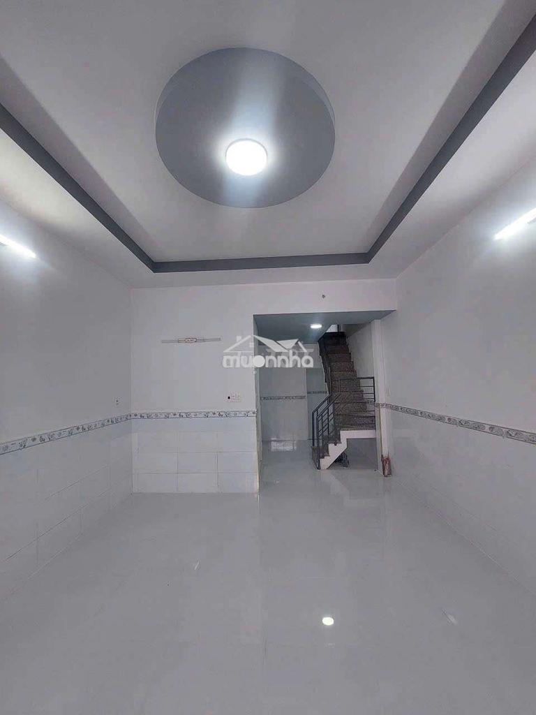 Cho thuê nhà mặt tiền hẽm đường phạm hùng dt.4m×17m } 1 lầu 3phòng 2wc - 2