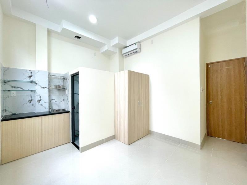 Phòng mới xây cửa sổ thoáng gần hàng xanh, bùi đình túy - 4