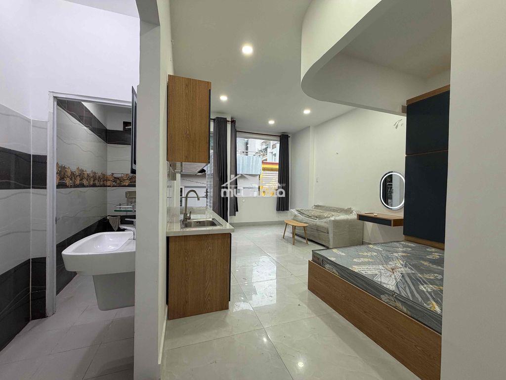Cho thuê căn hộ ban công full nội thất giá rẻ gần isb ueh quận 1 - 4