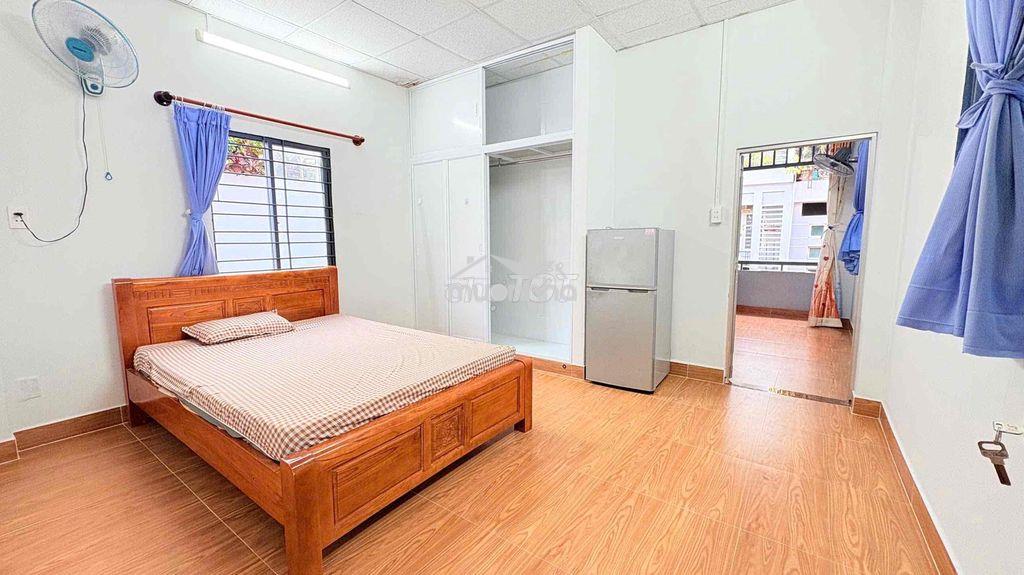 Chính chủ cho thuê 2pn ban công 55m2 full nội thất tách bếp ở 3-4 ng - 2