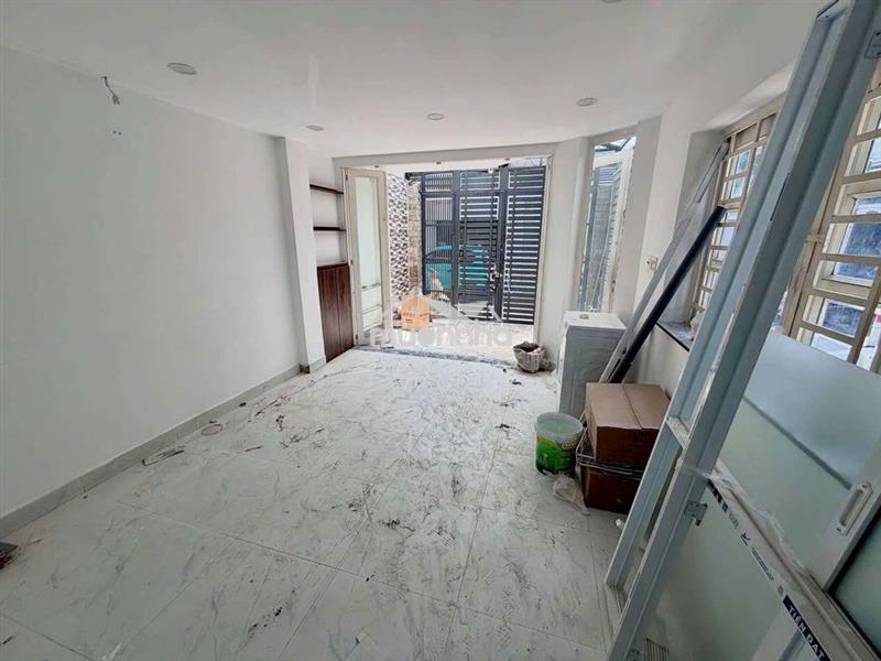 Mặt bằng đẹp góc 2 mặt tiền 766 cmt8 tân bình