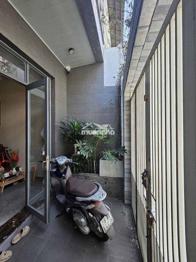 Nhà ở chính chủ - hẽm ô tô 7m