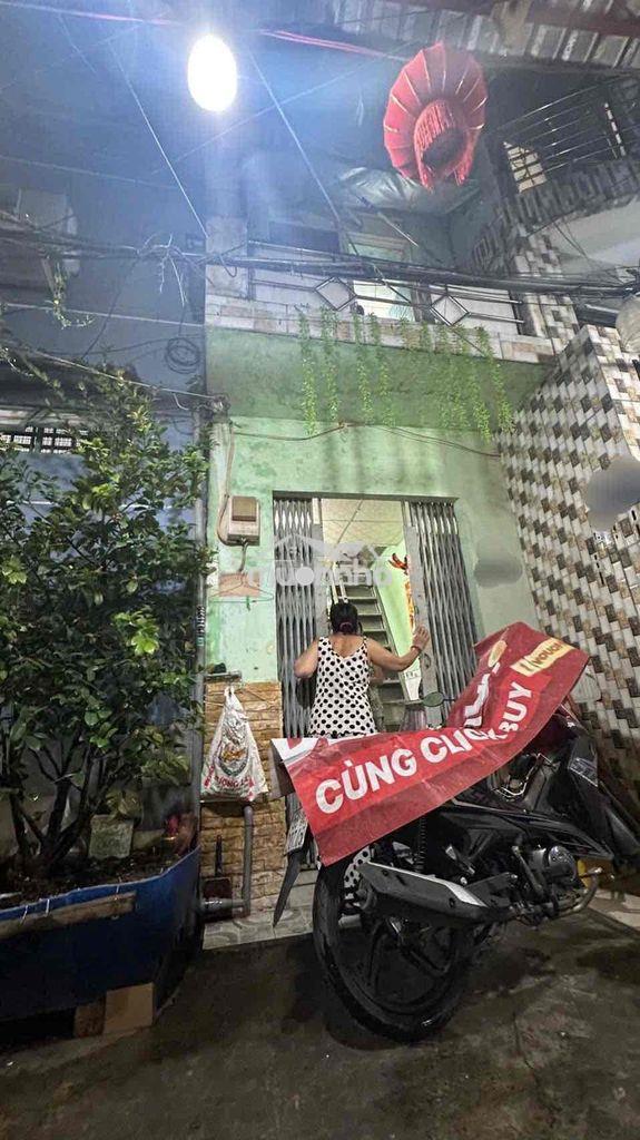 Bán nhà mới quận 4