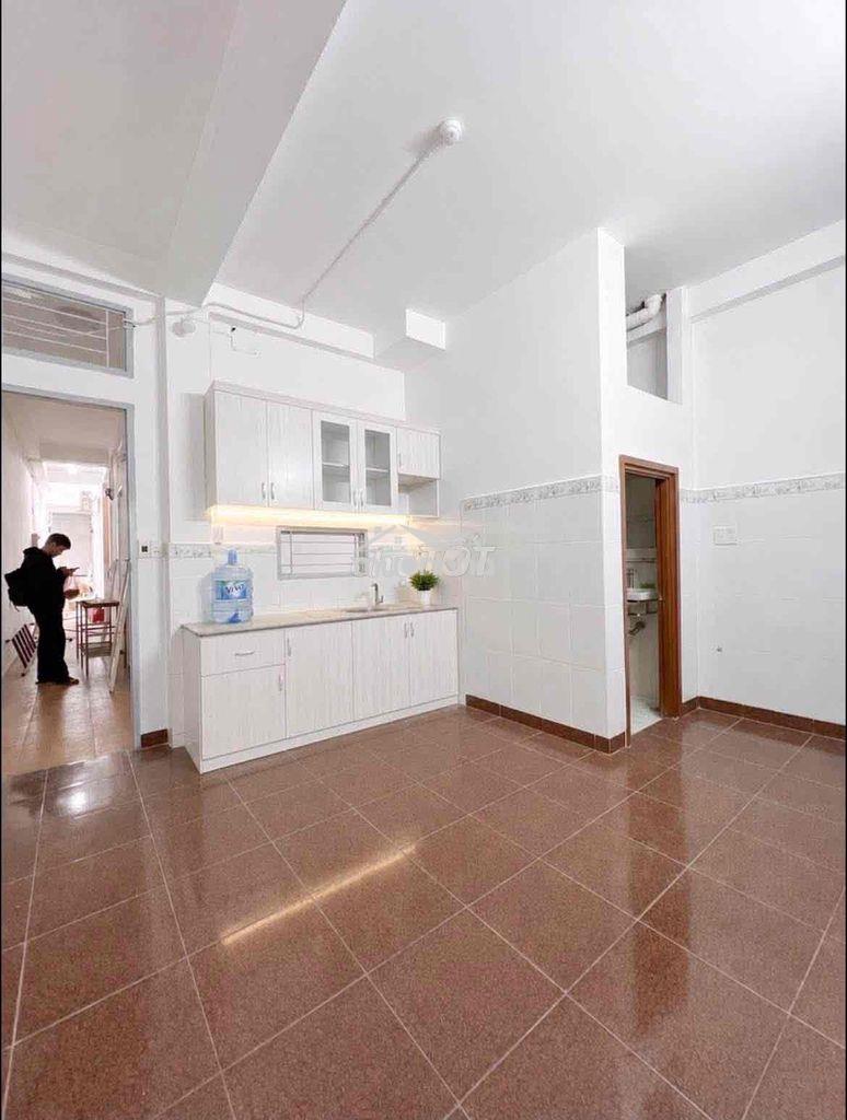 🏡 2pn 45m² gần sân bay tsn – tách bếp, ban công - 2