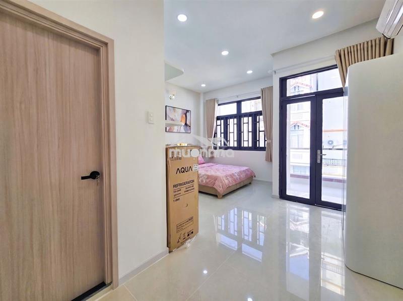 Phòng đẹp, có sẵn máy giặt riêng, rộng rãi cho 2 người ngay quận 7