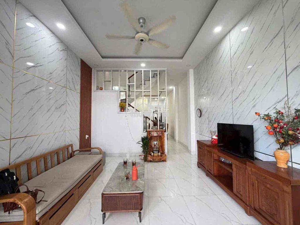 Nhà trung tâm phú lợi 1trệt 2 lầu giá siêu ngộp - 2