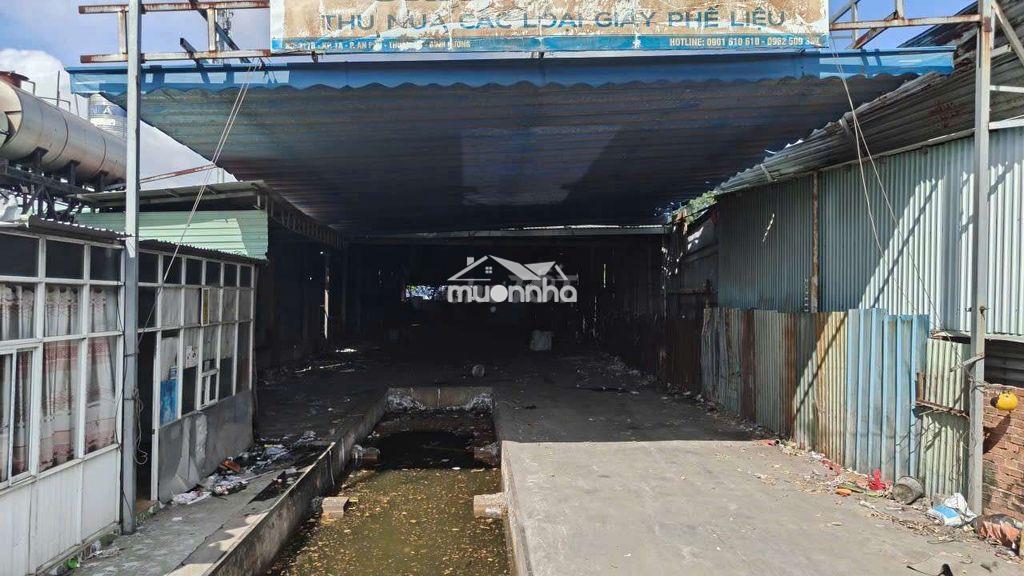 Cho thuê nhà xưởng diện tích :1200m2 . mặt đường lớn - 4