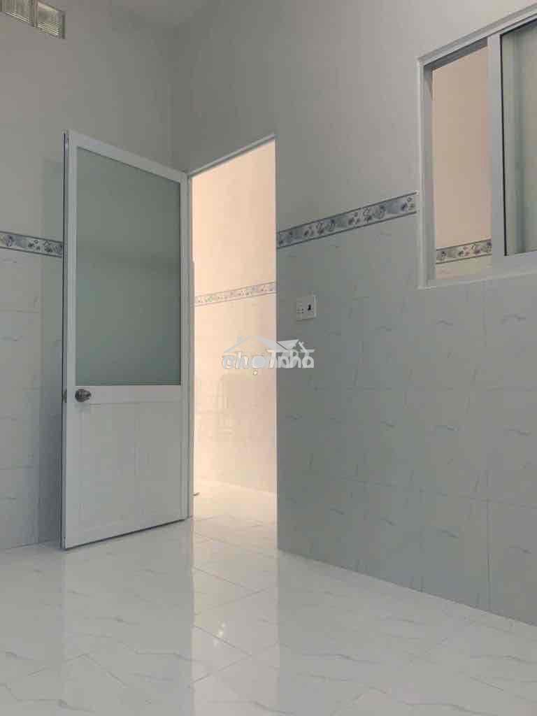 Nhà 1 trệt 3 lầu sân thượng 5pn 4x17m hẻm xe hơi huỳnh tấn phát