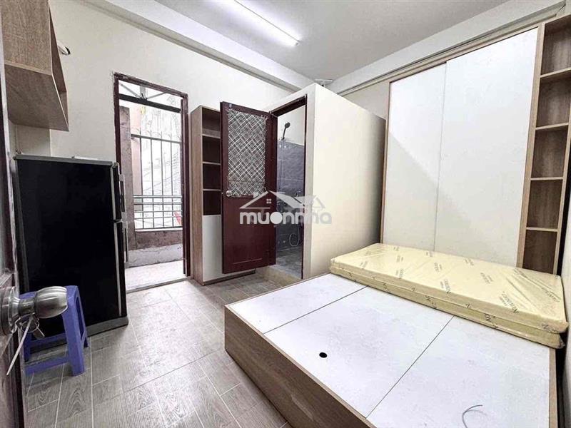 Phòng ban công thoáng siu hạt dẻ ngay cầu chà và