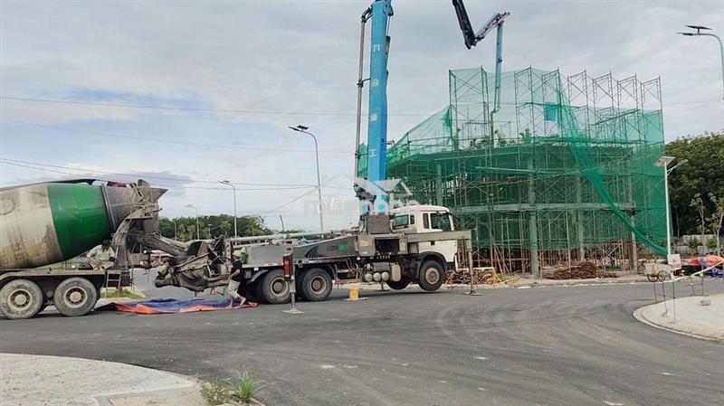Nhà 1trệt 2 lầu,ngay kcn vsip, thanh toán chỉ 680tr, sổ riêng