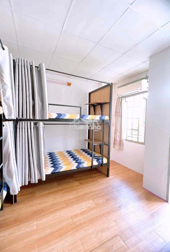 Phòng mới đầy đủ tiện nghi làng đại học