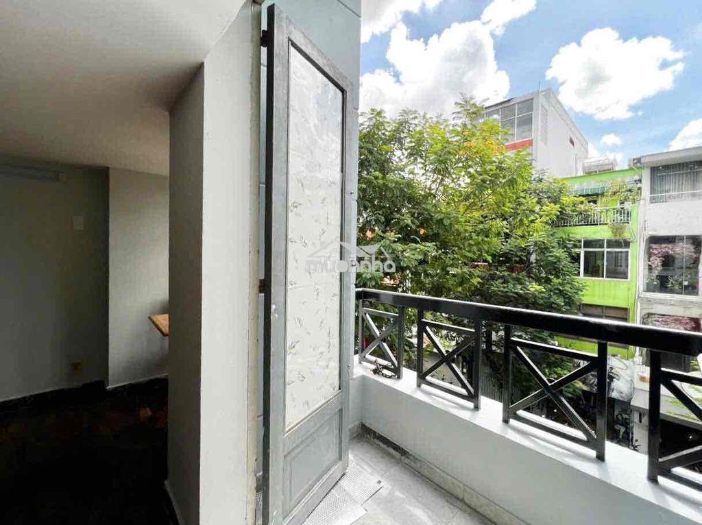 Cho thuê phòng trọ ở được 3 người - balcony - đh isb - chợ tân định - 4