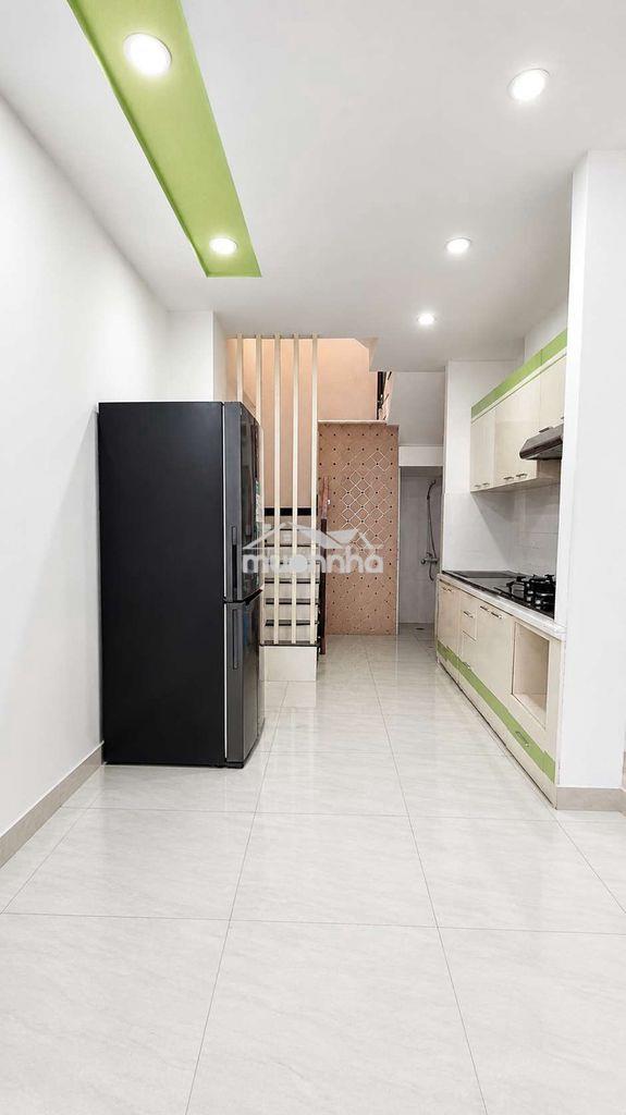 Ô tô đỗ cửa, 4 tầng 3pn 4wc sân thượng, hẻm thông, chỉ nhỉnh 6 tỷ - 4