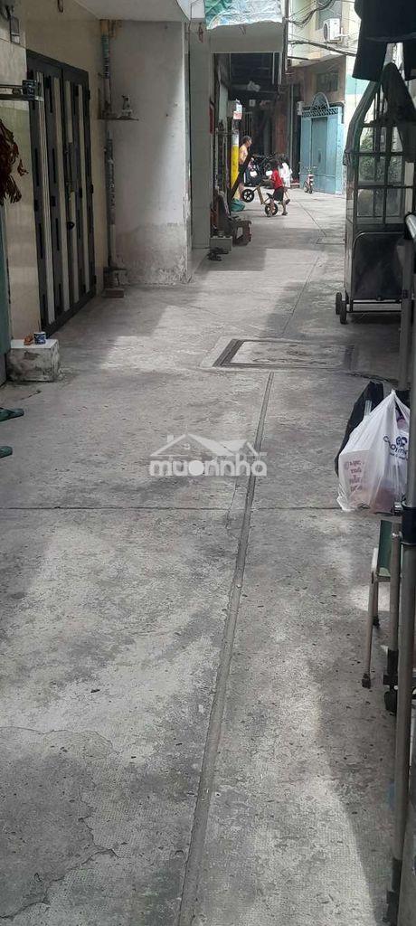 Nha gần chợ cây gõ