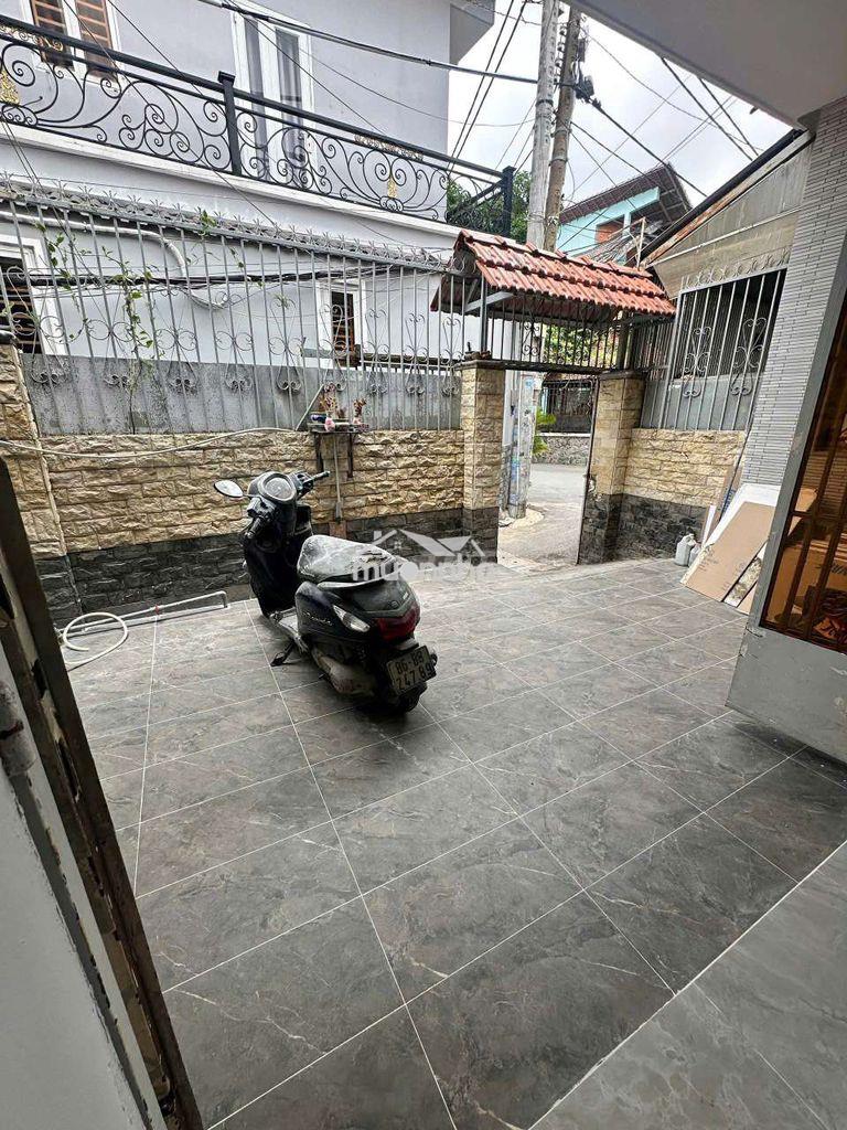 Cho thuê nhà nguyên căn gần chợ thủ đức 4pn dtsd 200m2 giá chỉ 12tr.