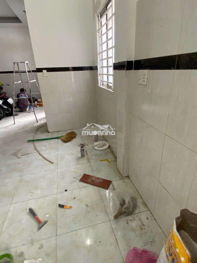 Cho thuê nhà đang sửa mới lại nhon nhắm.p6.hẽm ba gác.dt 5x11.giá 8tr5