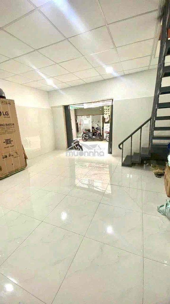 Cho thuê nhà sát mặt tiền thoại ngọc hầu mới sơn sửa[4m x 10m] -3pn - 2