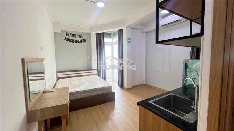 Cho thuê phòng studio ban công full nội thất ngay ngã tư phú nhuận