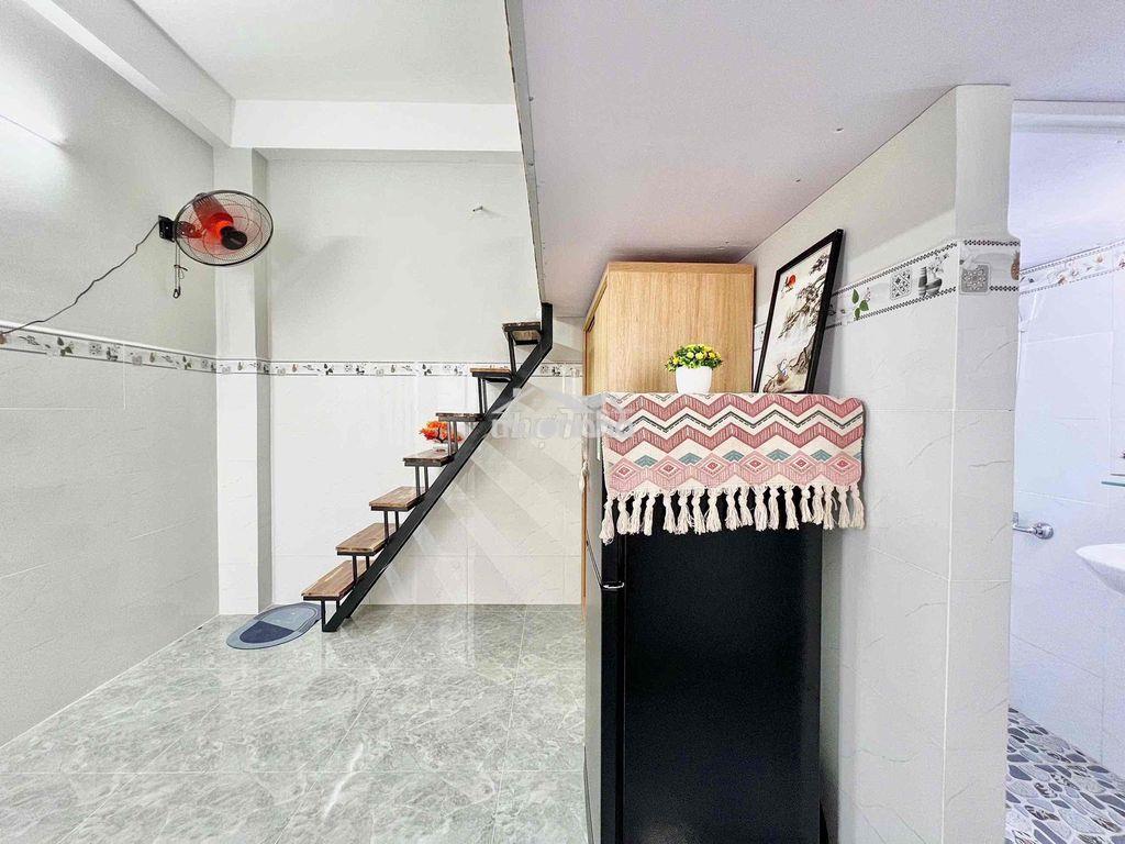 Phòng duplex thang máy ngay đường hoa phượng giao phan xích long - 3