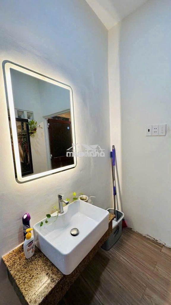 Cho thuê nhà đường cách mạng - p phú thọ hoà ( mới) : 5 x 10 m đúc tấm - 4