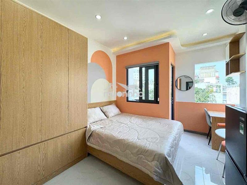 Thang máy - ban công thoáng full nt cao cấp nhà mới ngay hà đô