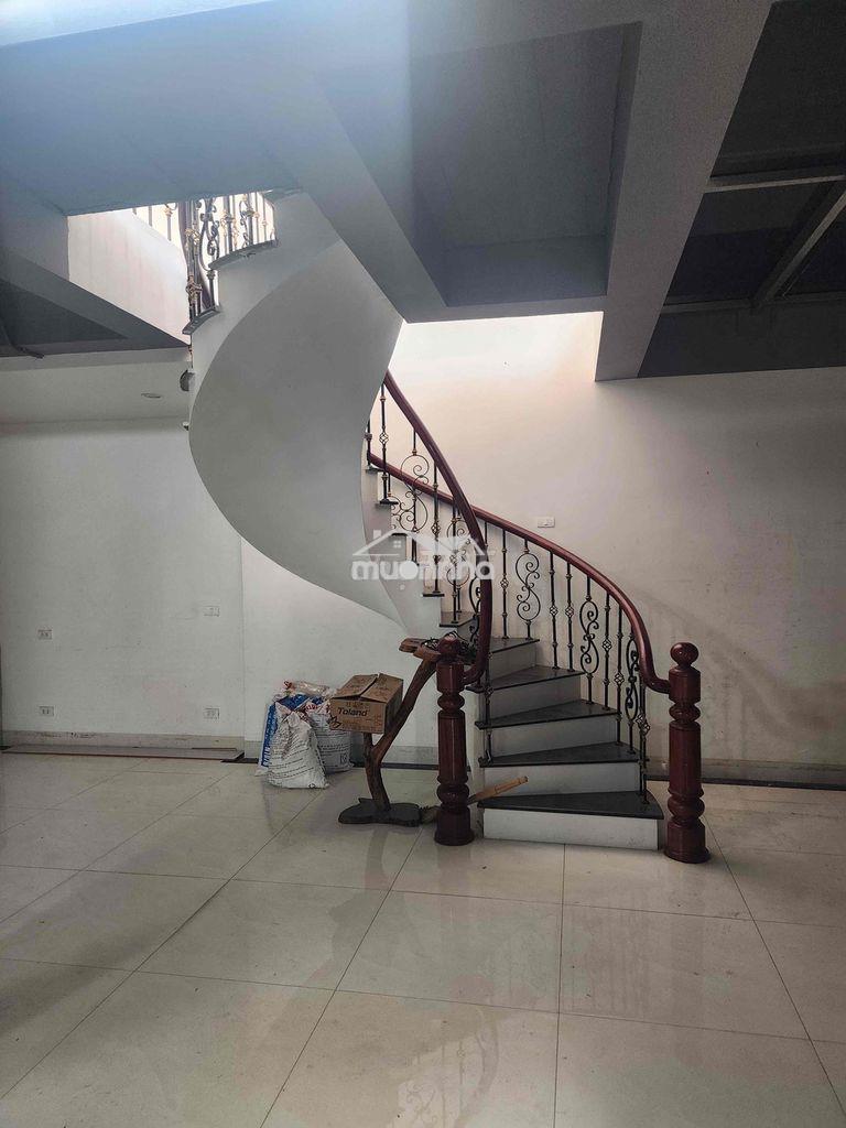 Mặt tiền 246m2, thich hop cho văn phòng, mam non - 4