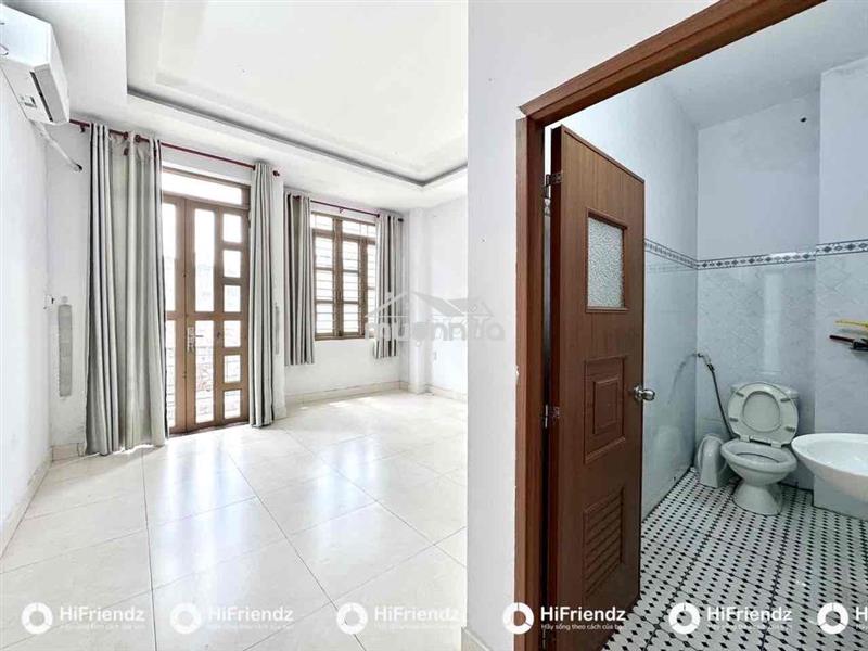 Studio có sẵn máy lạnh ban công cửa sổ trời siêu thoán ngay hương lộ 2