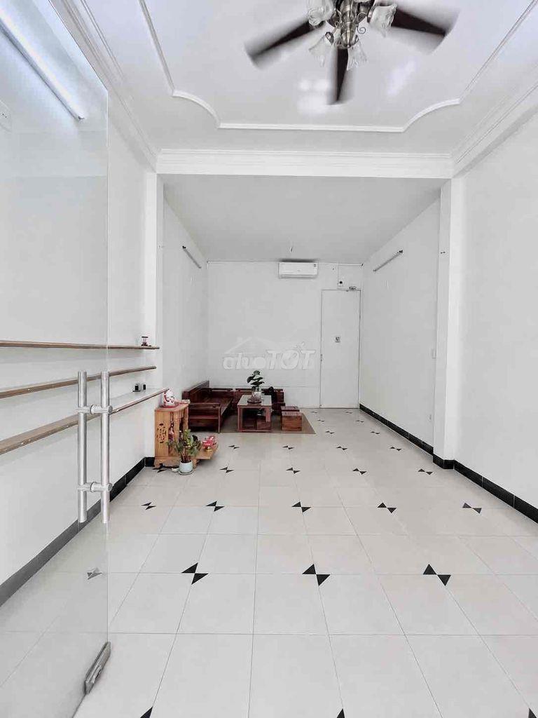 Cho thuê mbkd tầng trệt 39 lê lợi - 3