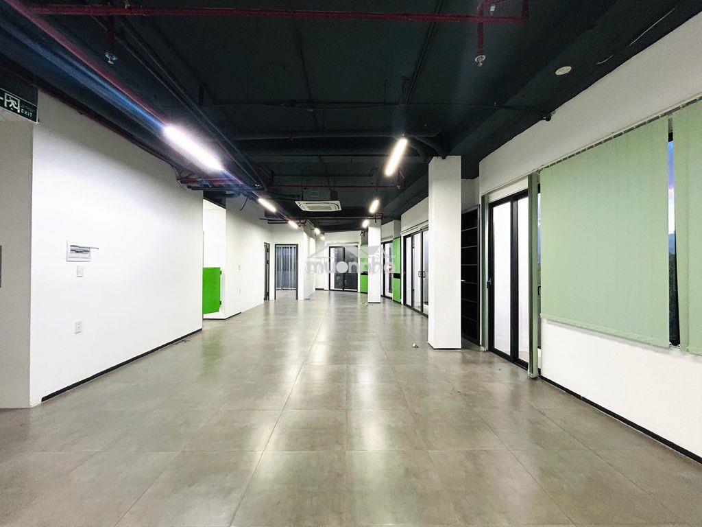 Văn phòng tầng 3 rộng 100m2 gần cầu tiên sơn - 4