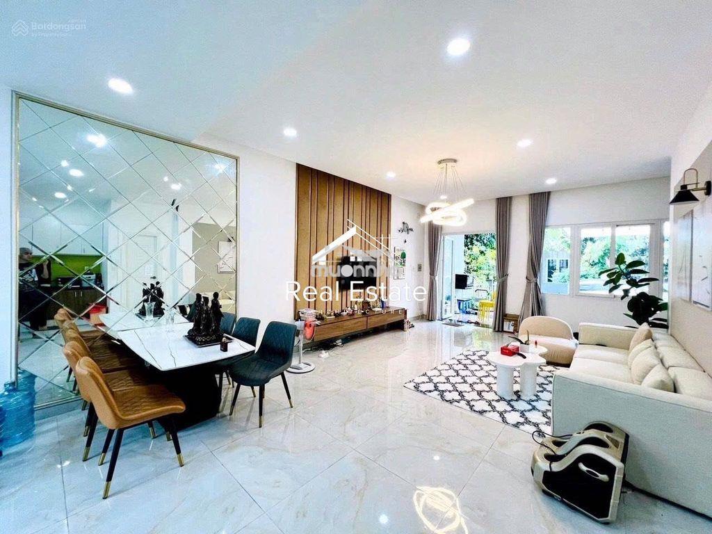Cho thuê nhà đường c22, p.12, q.tân bình, dt: 6x20m, 1 trệt 2 lầu st - 3