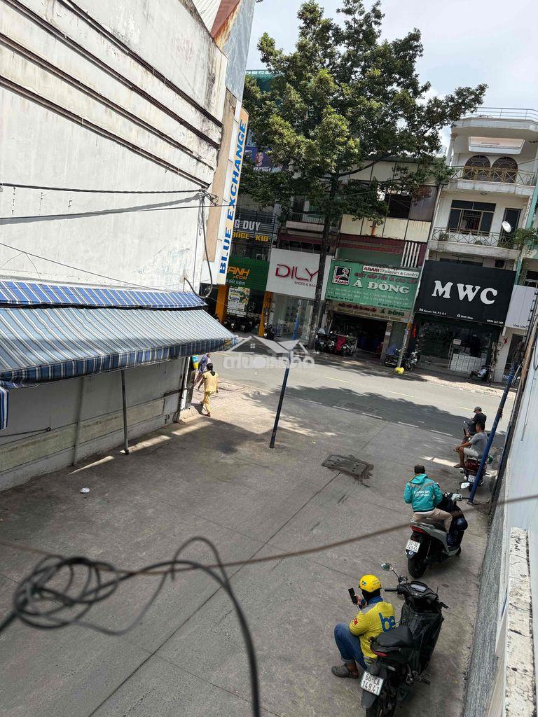Nhà sát mt hẻm 9 m có dự án phia trước gần dhsg dt 47 m 4 tầng