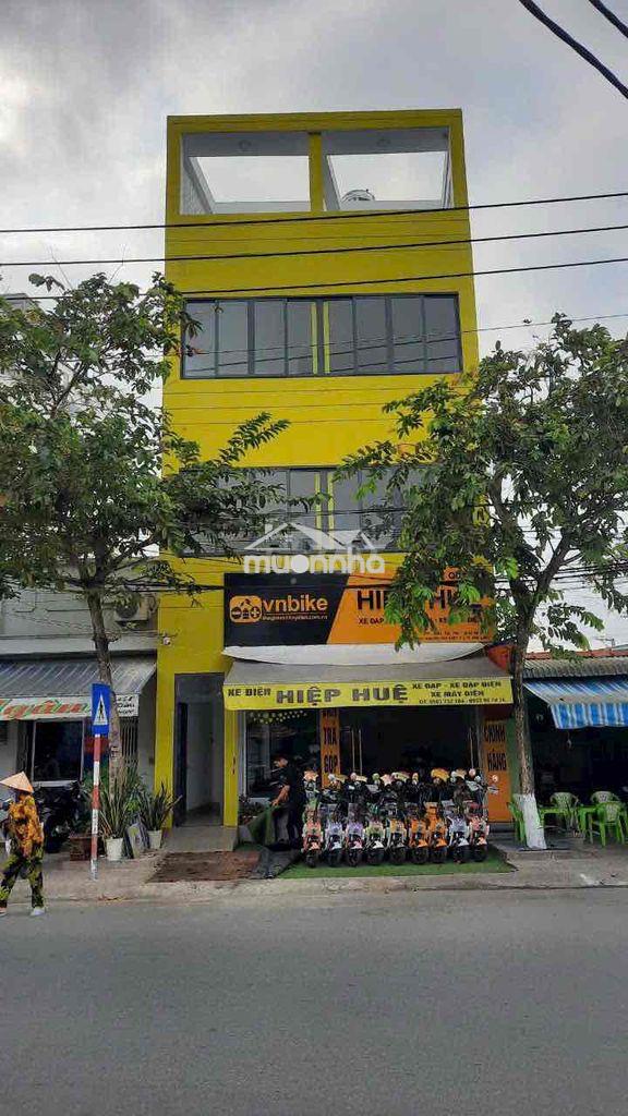 Cho thuê mặt bằng trệt- lầu 1, lầu 2, sân thượng tòa nhà màu  vàng phư - 3