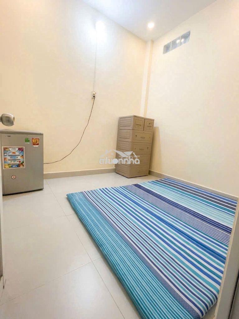 Phòng máy lạnh qua đh sài gòn 10 phút