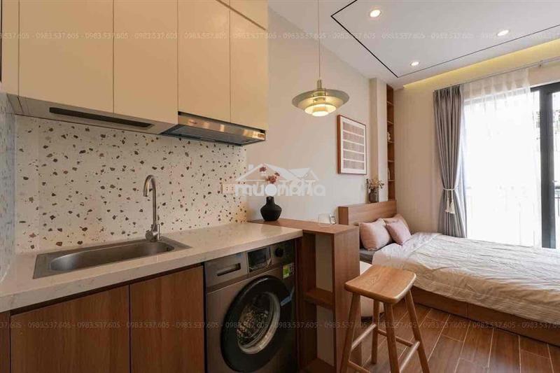 Ngay gần đại học văn lang cửa sổ trời lớn đường lớn oto vào