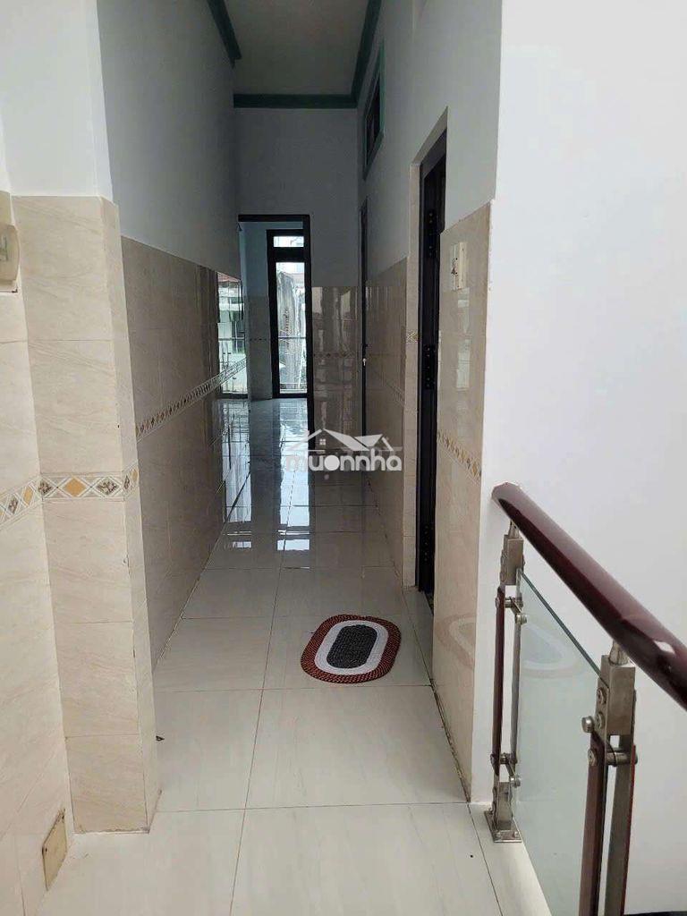 Cho thuê nhà nguyên căn 4p ngủ máy lạnh,sân để xe và pk rông  - 4