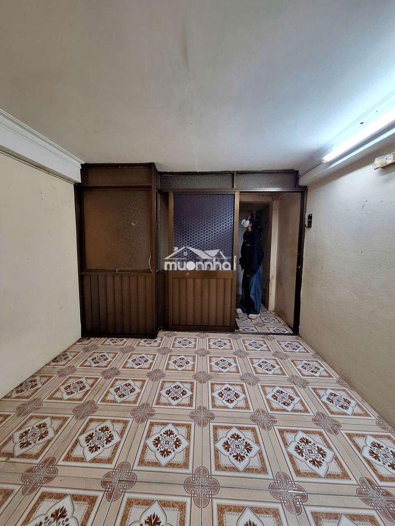🏠🏠 Cho thuê nhà hẻm 4m đường trần bình trọng, p1, q5
💢 - 3