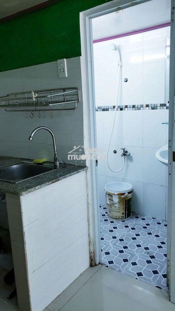 Phòng trọ có gác xép, sân lớn, vệ sinh riêng gần emart phan huy ích - 3