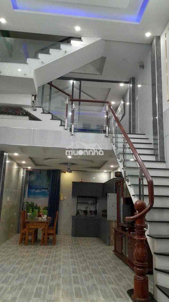 Gần chợ đầu mối - tỉnh lộ 43 - nhà đẹp 2lầu 4pn đường oto - 2