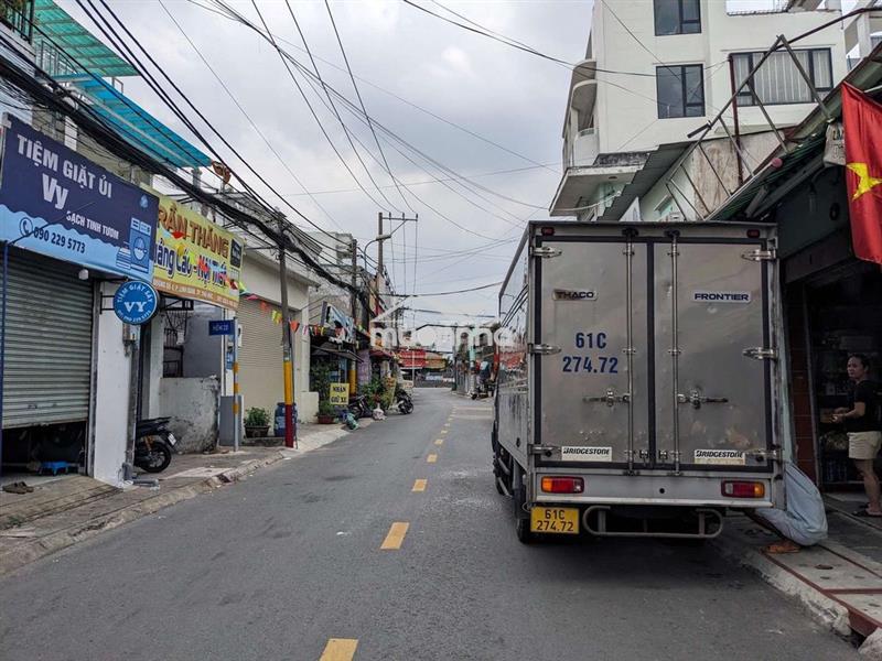 Nhà 2 tầng - hẻm xe hơi- p.linh xuân - tp.thủ đức