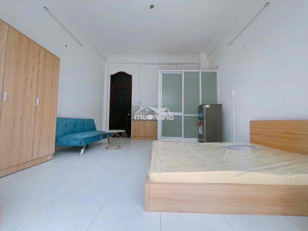 Phòng ban công lớn 30m2 âu dương lân kế sư phạm q5 - 3