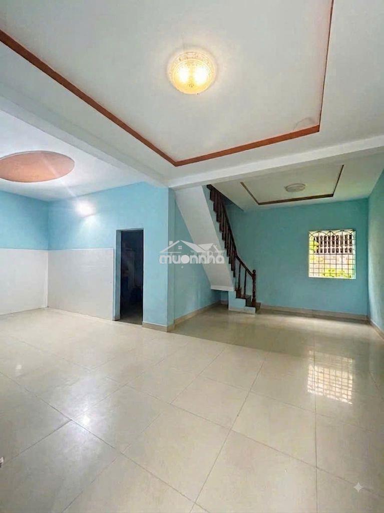 Nhà 2 tầng gần đỗ xuân hợp giá chỉ 3 tỷ 6 , dt 68 m2 - 3