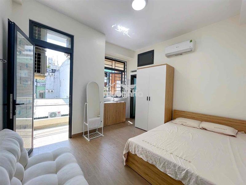 Studio ban công rộng_phan xích long_gần chợ tân định_cầu bông_quận 1