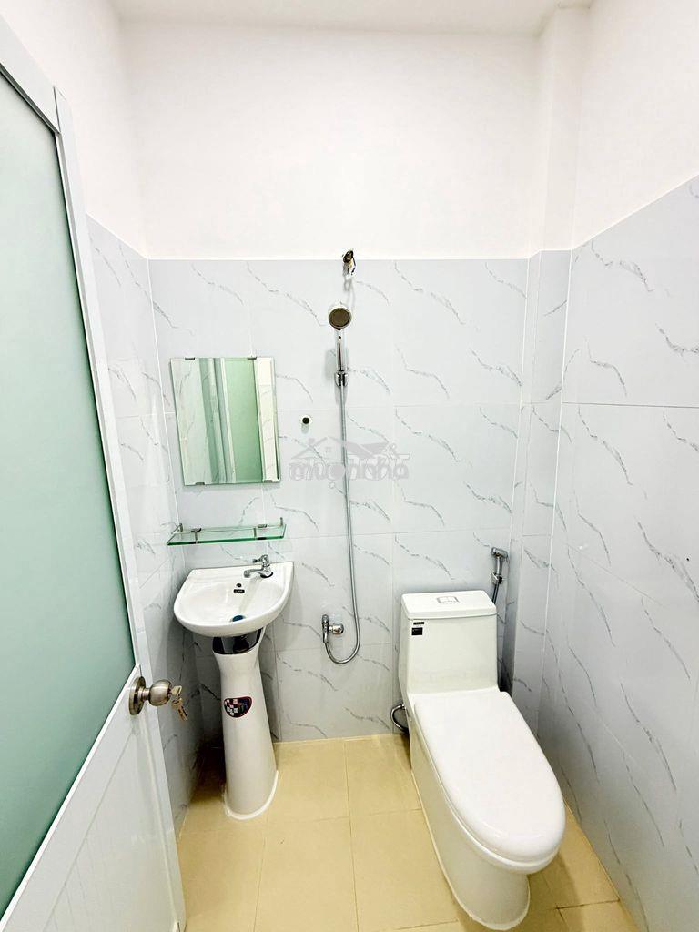 Lô góc kinh doanh lý chính thắng, quận 3, 18m2 hẻm xe tải, nhỉnh 2 tỷ - 2