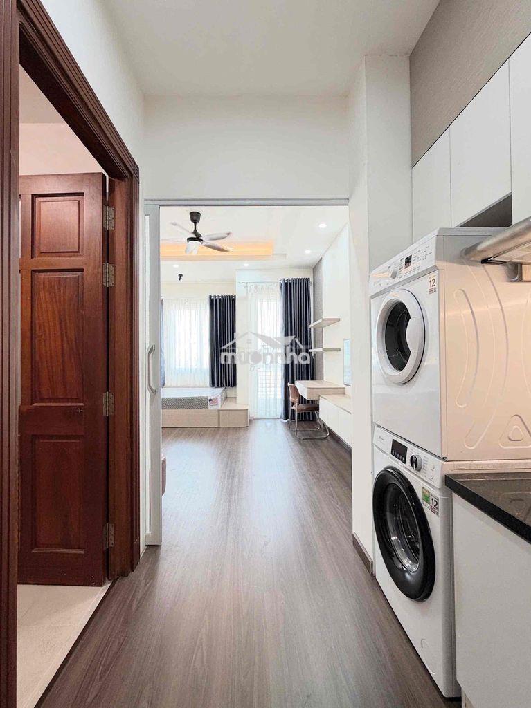 Cho thuê căn hộ mới tinh — ban công — thang máy — ngay tại quận 1